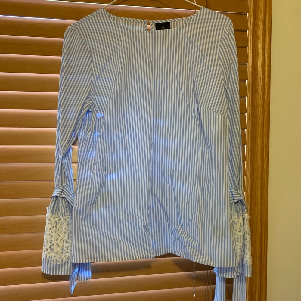 Adorable white and blue blouse